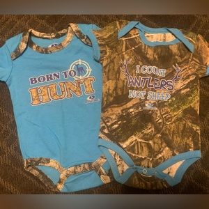 0-3 Missy oak onesie set